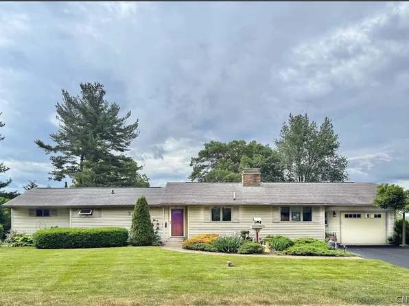 103 Iroquois Ln, Liverpool, NY 13088