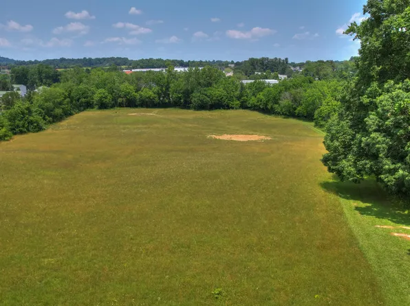 153 Bart Green Dr, Gray, TN 37615