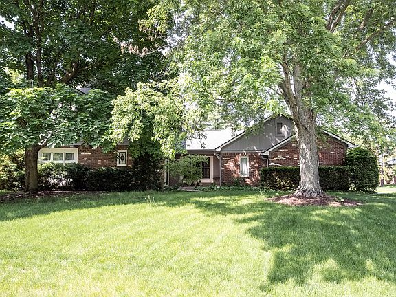 2nd image of 8121 Clearwater Dr