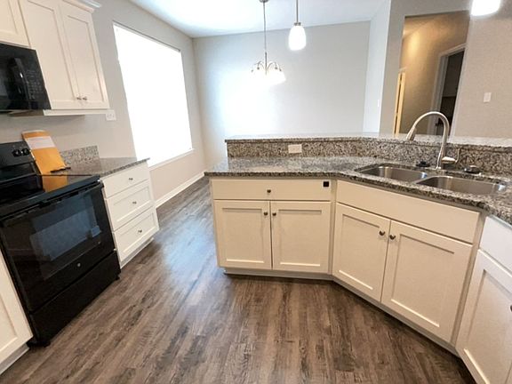 4th image of 400 Myra Lynn Ln