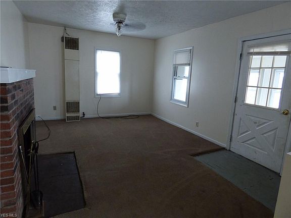 3rd image of 227 Atwood Pl