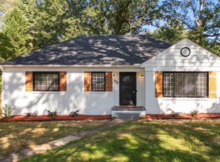 940 N Peace Haven Rd, Winston Salem, NC 27104