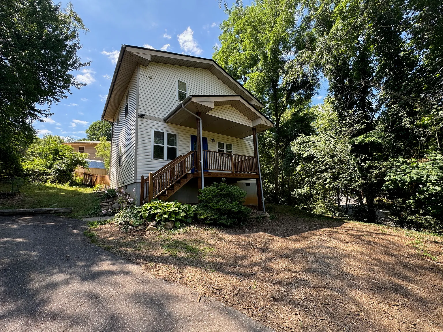 2 bed, 1400 sqft, $1,625 — Photo 1
