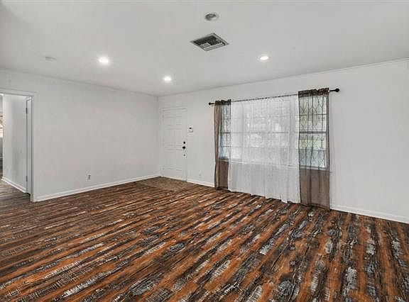 3rd image of 1821 Orchid St