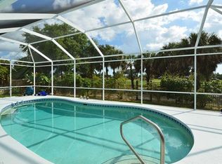 172 Fairway Cir, Naples, FL 34110