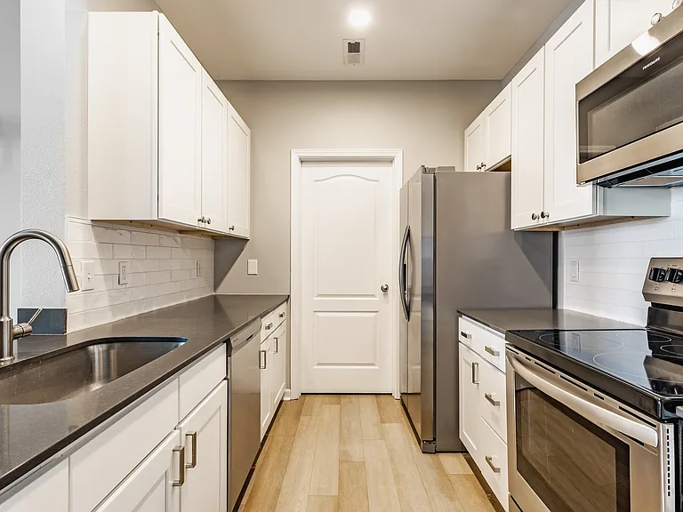 1411 Fairfax Manor Dr — Photo 20