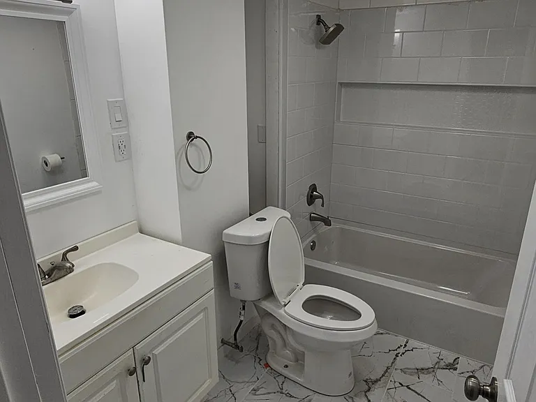 338 Gilbert St #2 — Photo 7