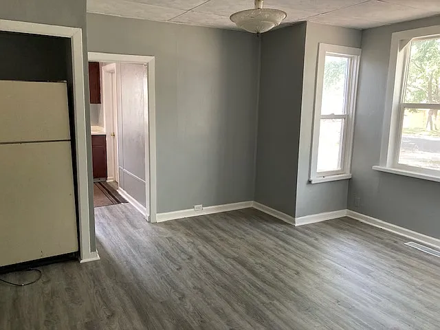 304 West 8th Street - 1 — Photo 4