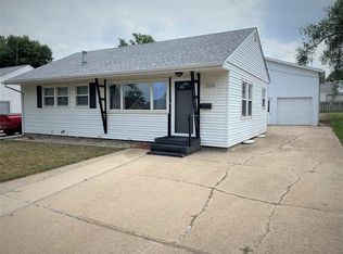 2016 Walnut St, Yankton, SD 57078