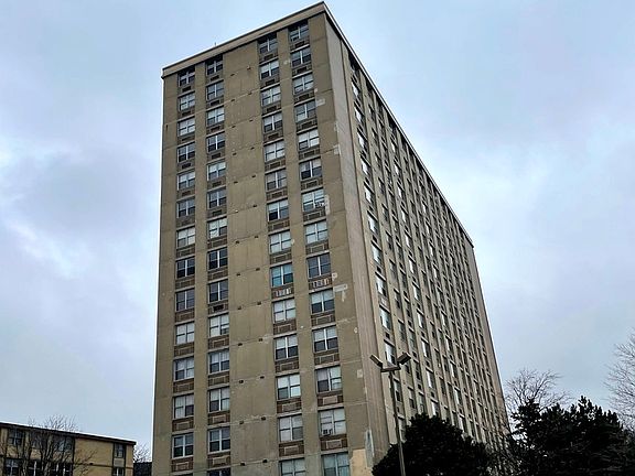 2nd image of 4300 W Ford City Dr APT 710
