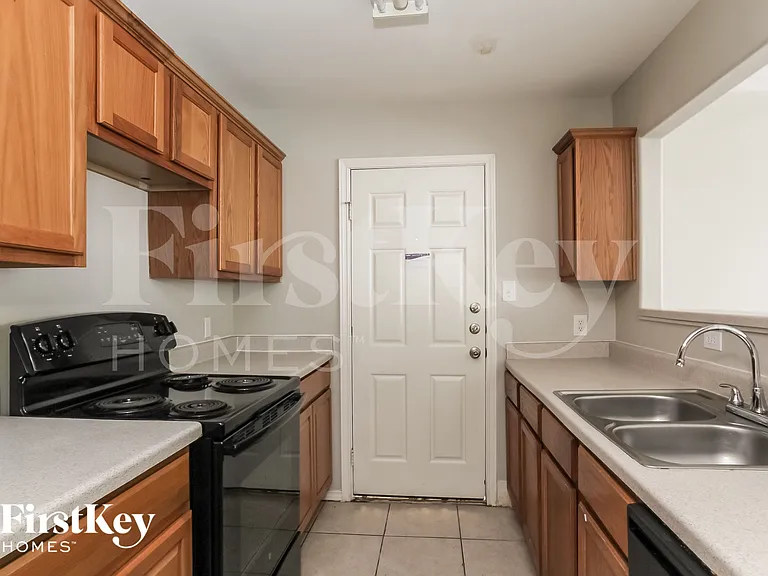 2935 La Estancia Ln — Photo 6