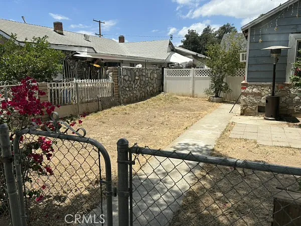 4091 Dwight Ave — Photo 2