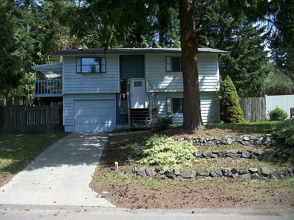 2nd image of 363 NW Oakmont Way