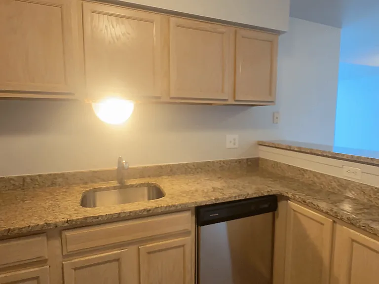 Prentiss Pointe Apartments — Photo 78