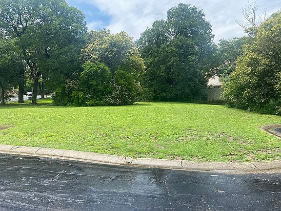 3rd image of 50 Oakwell Farms Pkwy