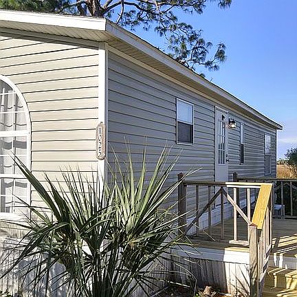 3rd image of 1025 Paradise Ln