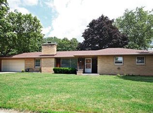 885 Lincoln Dr W, West Bend, WI 53095