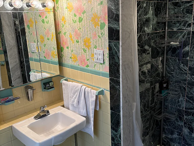 174 Rowley Hill Rd — Photo 8