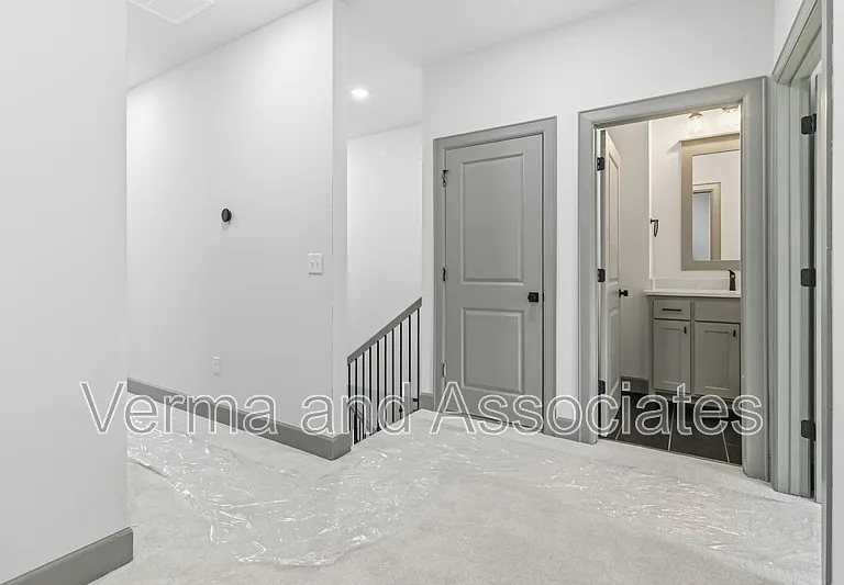 930 Trestle Ln — Photo 16