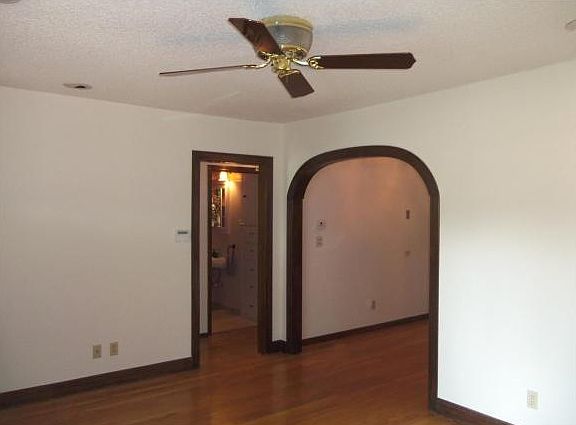 3rd image of 452 S Pickard Ave
