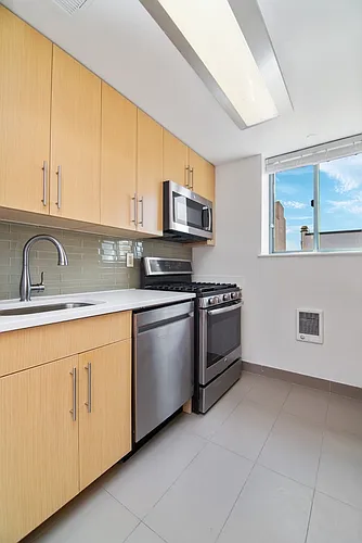 100 Jane St Photo 1