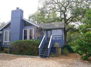 15 Lake Village Ln, Isle Of Palms, SC 29451