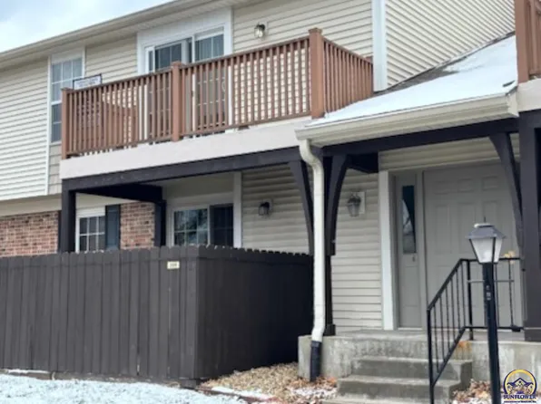 3059 SW Maupin Ln APT 208, Topeka, KS 66614