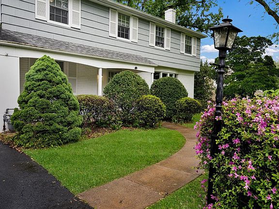 5th image of 687 Bristol Rd