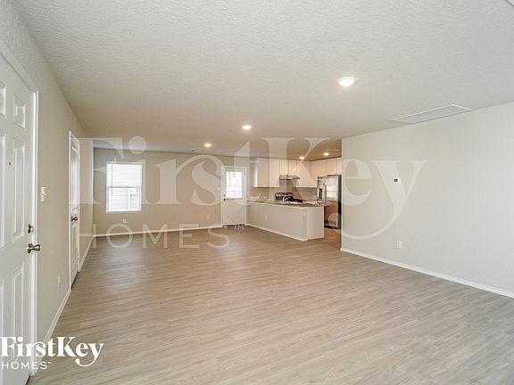 5th image of 10762 Prusiner Dr