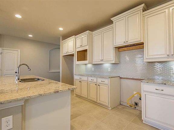 4th image of 251 Capriccio Ln