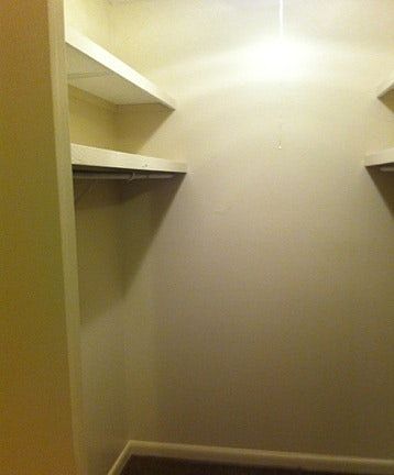 3rd image of 28 Stoneybrook Ln