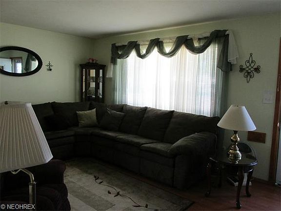 4th image of 352 E 329th St