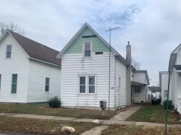 425 N 9th St, Elwood, IN 46036