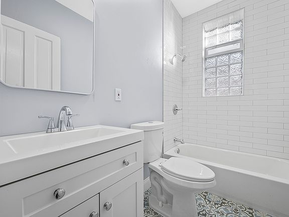 5th image of 5433 Odell St