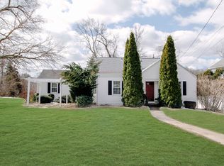 35 Lilalyn Dr, Fairfield, CT 06825