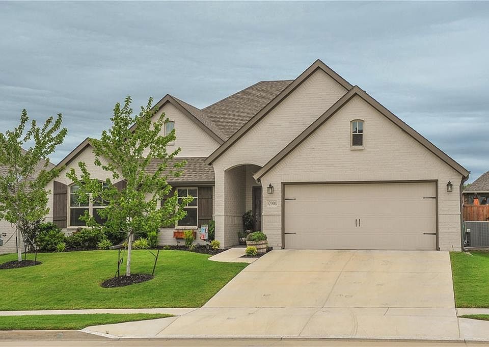 1st image of 12008 Hathaway Dr
