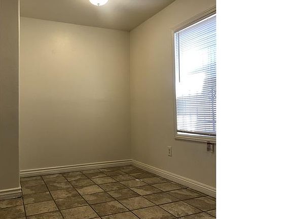 3rd image of 707 W 79th St #4