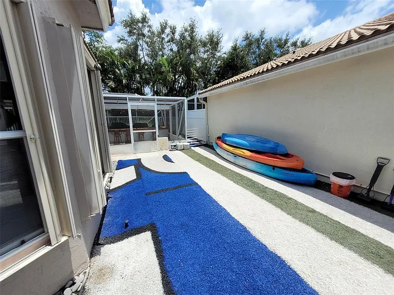 6416 Barton Creek Cir — Photo 32