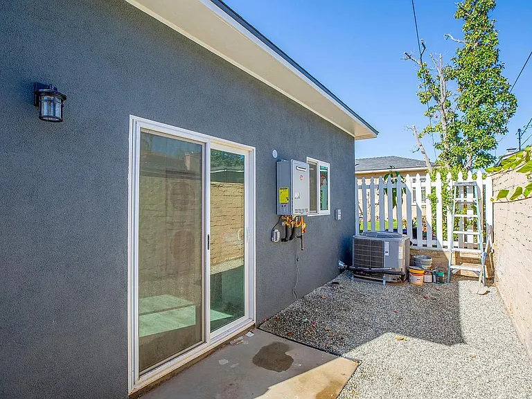 2757 Paloma St — Photo 21