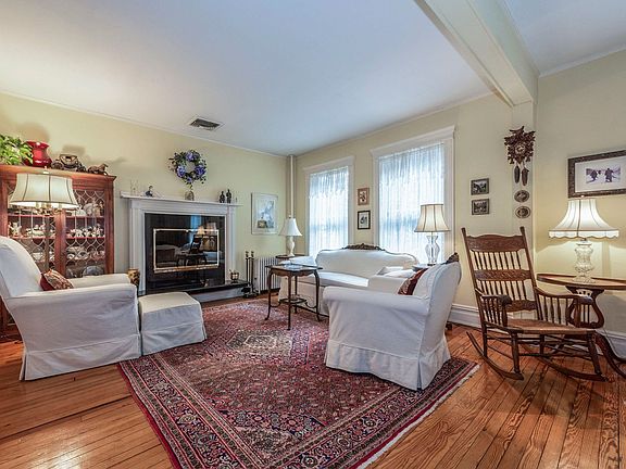 5th image of 39 Spooner St