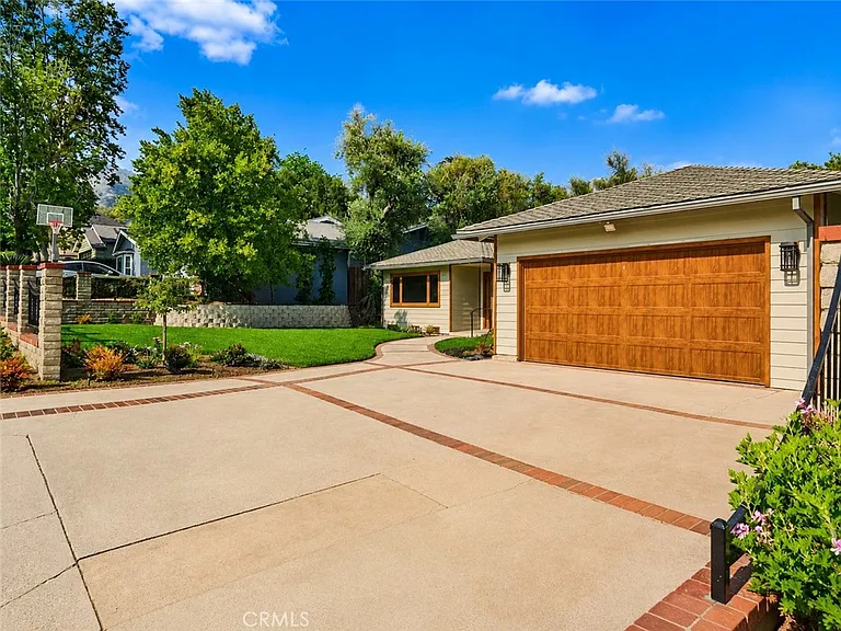 4720 Hayman Ave — Photo 5
