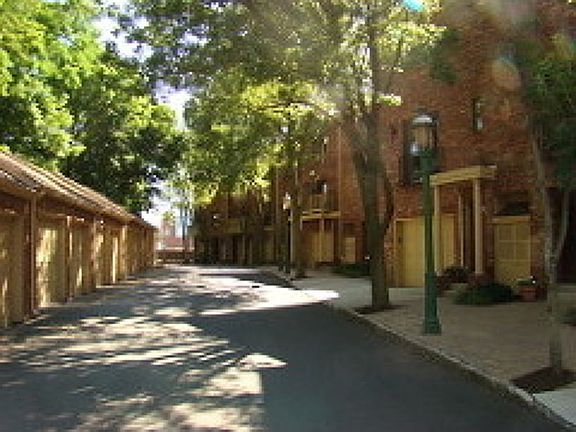 2nd image of 26 Mews Ln #26