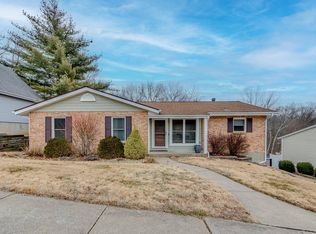 5792 White Pine Dr, Saint Louis, MO