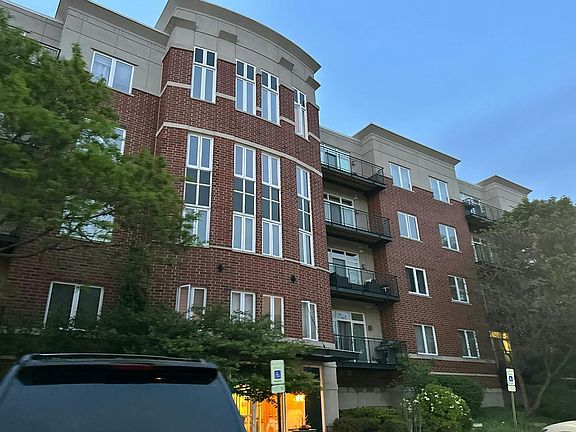 2nd image of 820 Weidner Rd APT 304