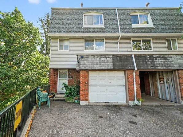 2669 Southvale Cres #33, Ottawa, ON K1B 4V2
