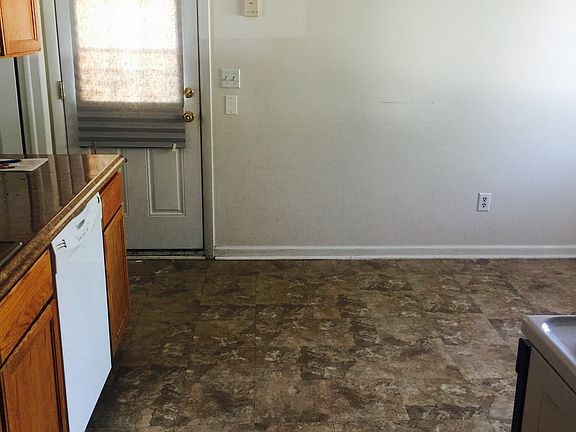 4th image of 41649 Arthur St