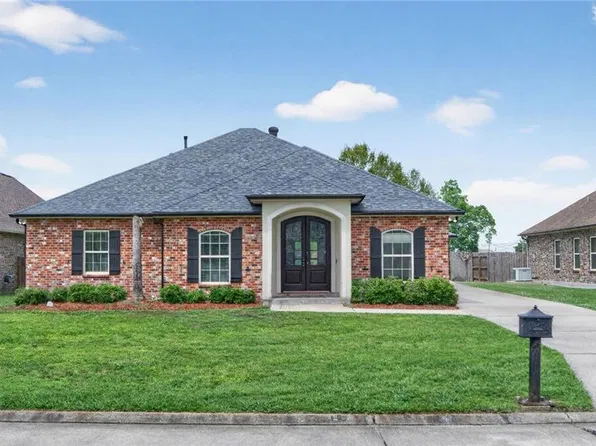 252 D Olivier St, Belle Chasse, LA 70037