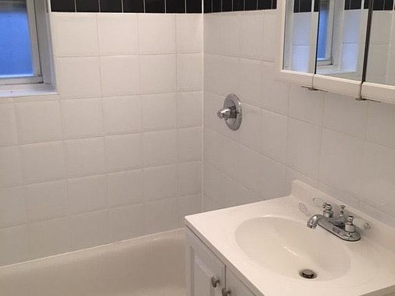 3rd image of 210-3 43rd Ave #2
