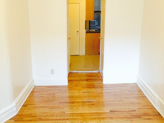 3rd image of 869 Saint Johns Pl APT 3
