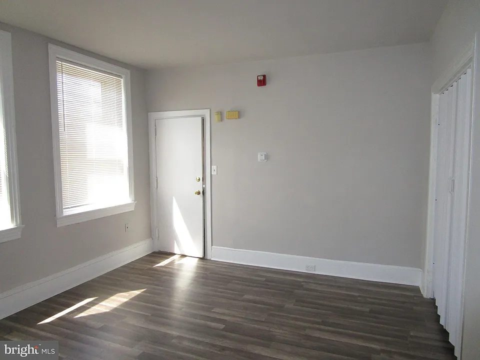 5358 Woodland Ave #2